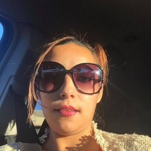 Meet your Posher, Esmeralda